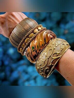 Chunky Y2K Gold/Bronze Tone Textured Stacked Boho Bangle Bracelet Set [4pc]